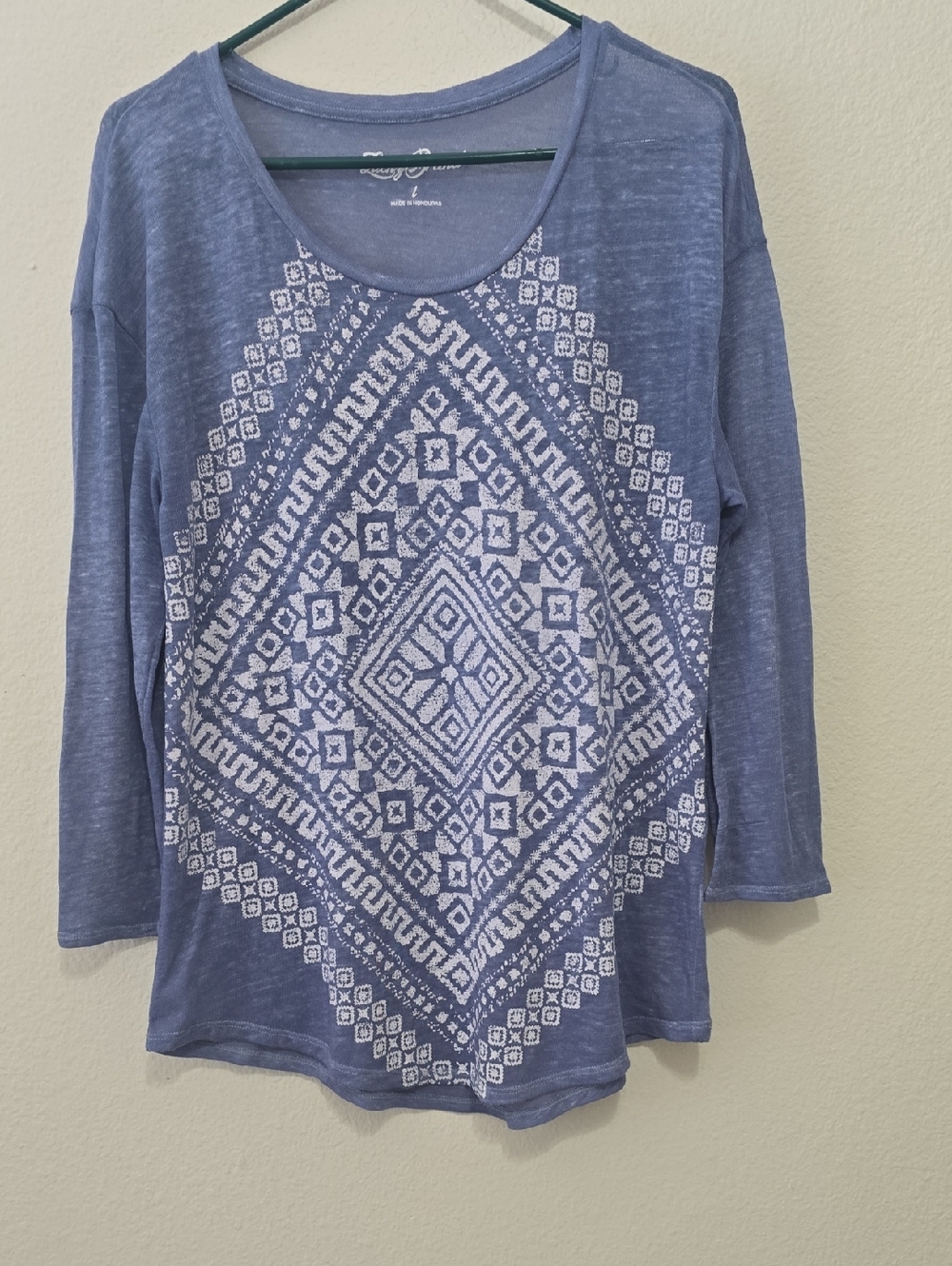Lucky in Love Blue Scoop-Neck Long Sleeve Tee with White Geo Printβ L